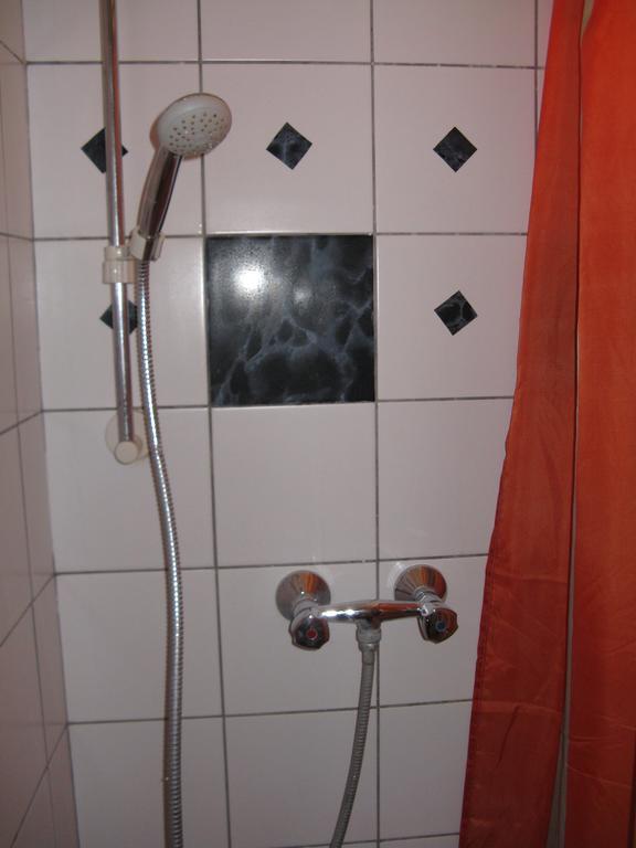 Karpati Motel بودابست الغرفة الصورة